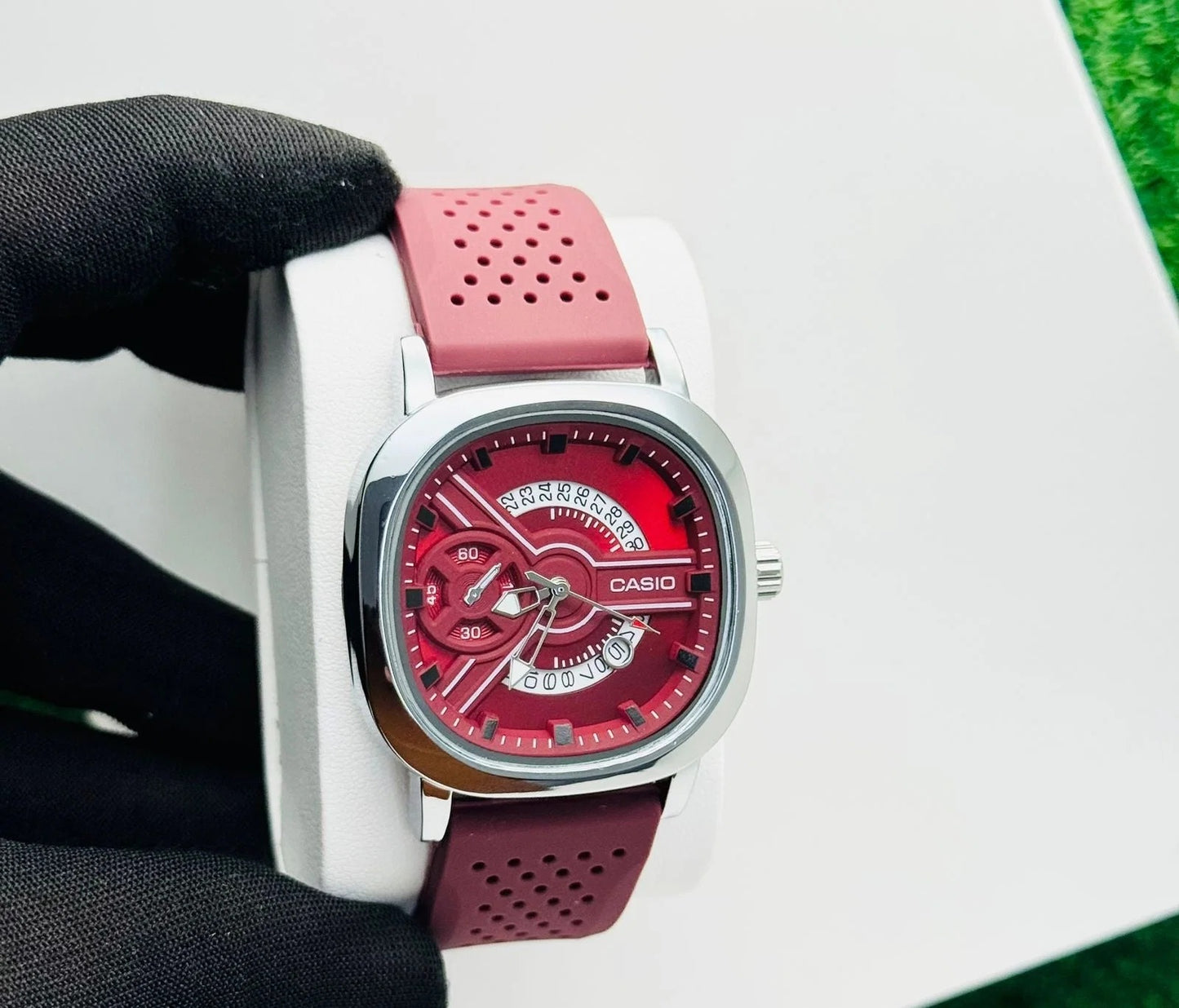 Analog Men’s Wrist Watch
